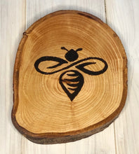 Load image into Gallery viewer, Bee pyrography on wood slice Wood burning art on live edge ideal gift for nature lovers