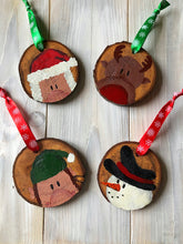Load image into Gallery viewer, Wood slice Christmas tree decorations